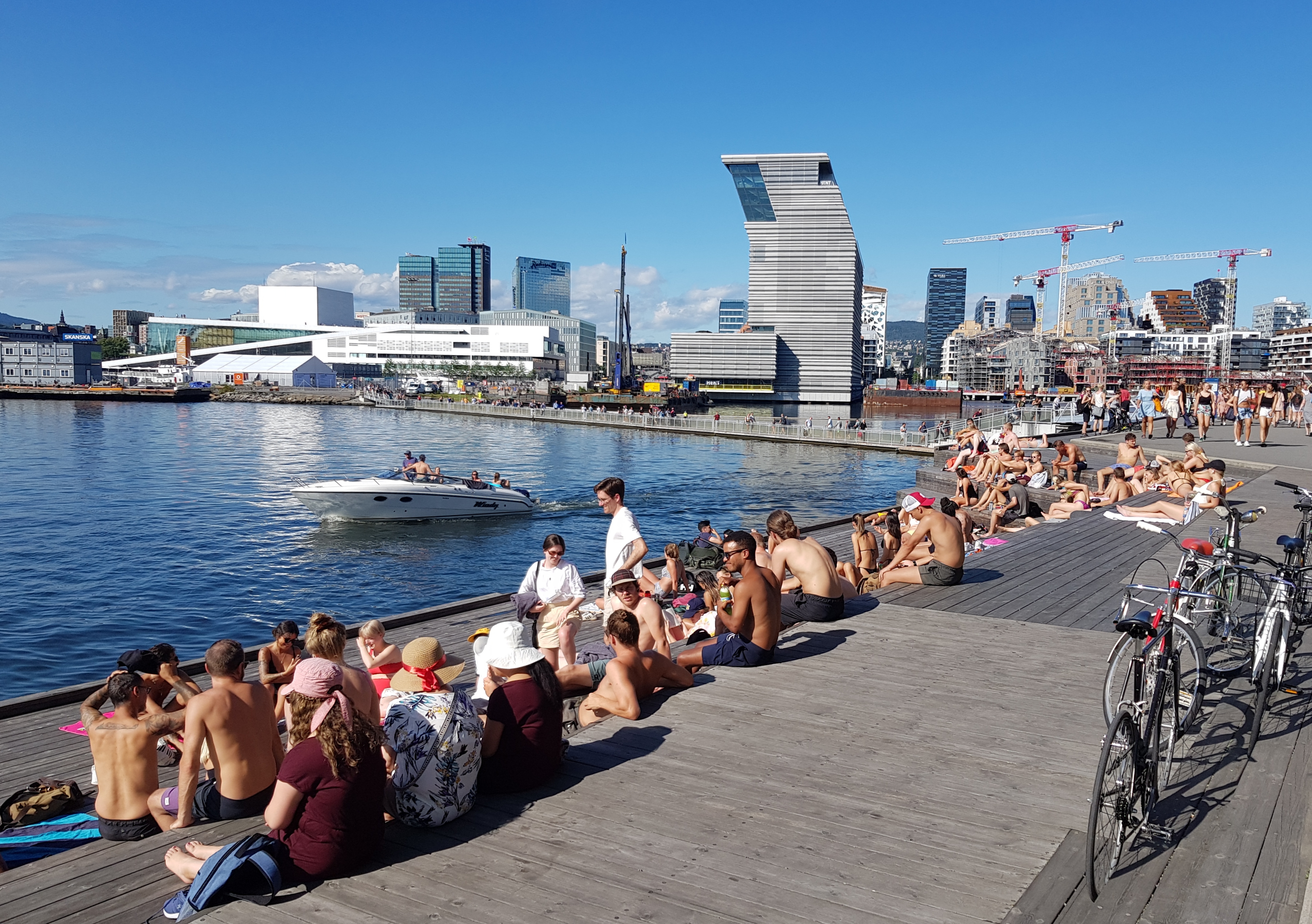 Kakediagram som viser arealfordelingen i Bjørvika, med 40% bygg, 40% parker og 20% gater